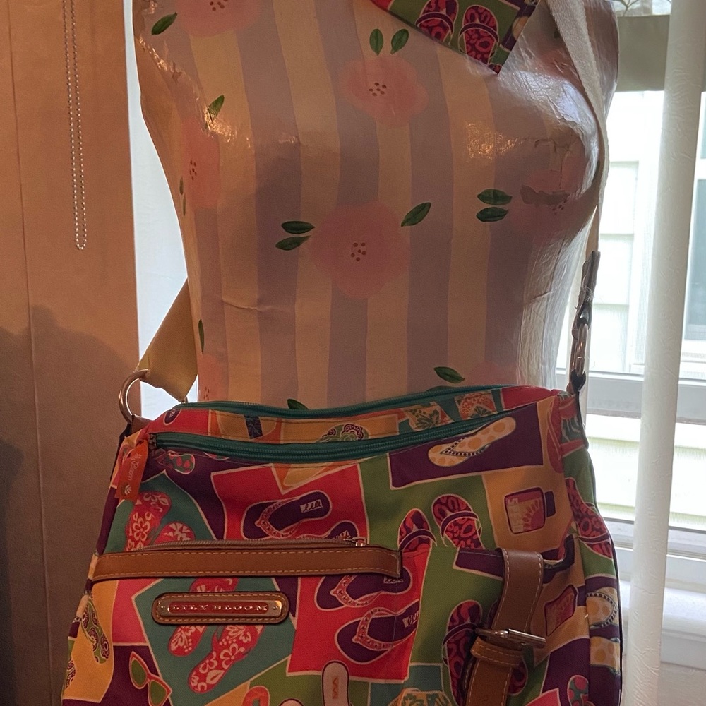 Lily bloom flip flop cross body